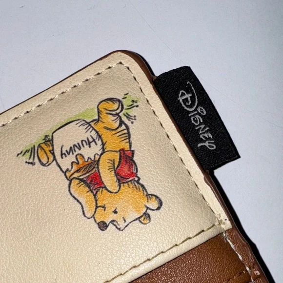 Disney Winnie the Pooh Loungefly Cream and Brown Card Wallet - Picture 5 of 5